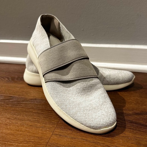 Vince Aston Jogger Sneakers Slip On Wide Elastic White/Gray Breathable 8 EU 38 - Picture 1 of 11
